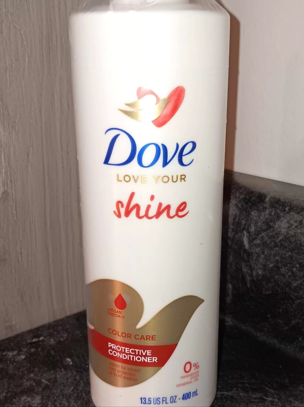 2 Dove Love Your Shine Protective Conditioner - Free Gift Included.